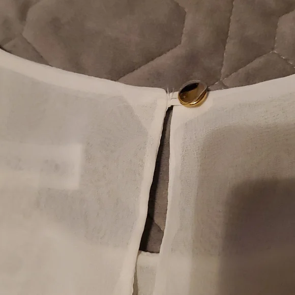 EUC like new white CK blouse - Picture 4 of 7